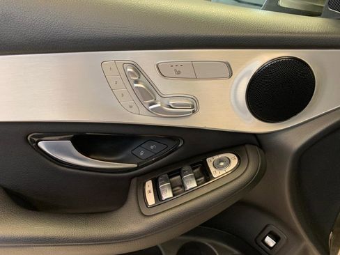Used 2019 Mercedes-Benz GLC 300 4MATIC image 16