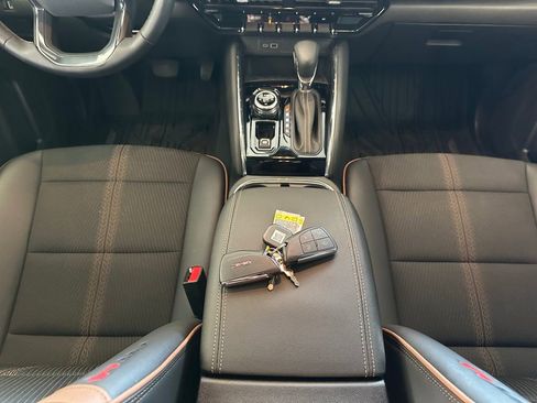 Used 2024 GMC Canyon AT4 w/ Technology Package image 20