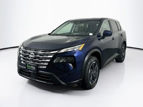 Used 2025 Nissan Rogue SV FWD image 3