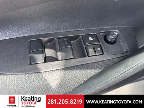 Used 2025 Toyota Corolla LE image 11