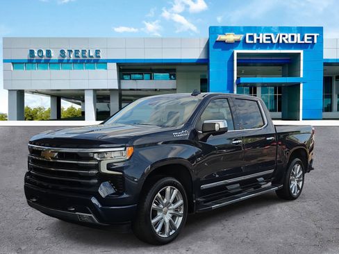 Used 2023 Chevrolet Silverado 1500 High Country w/ High Country Premium Package AWD/4WD image 2