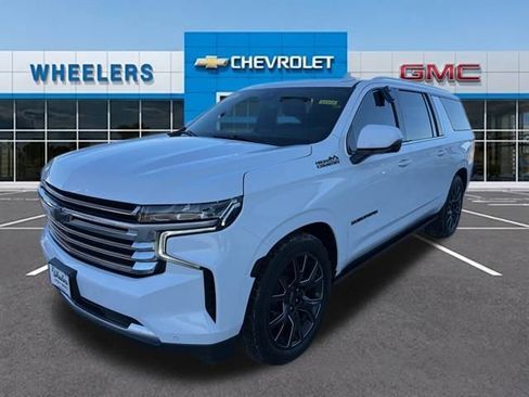 Used 2023 Chevrolet Suburban High Country image 1