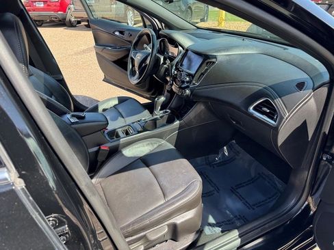 Used 2017 Chevrolet Cruze Premier FWD image 26