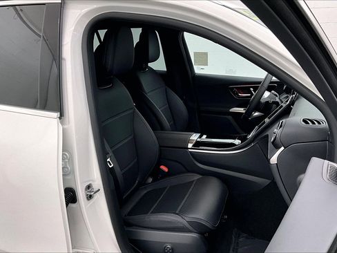 Used 2026 Mercedes-Benz GLC 300 image 6