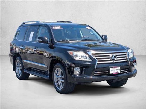 Used 2015 Lexus LX 570 4WD w/ Luxury Package image 3