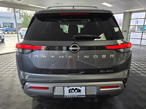 Used 2025 Nissan Pathfinder SL w/ SL Premium Package image 5