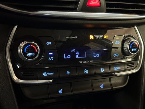 Used 2019 Hyundai Santa Fe Limited image 19