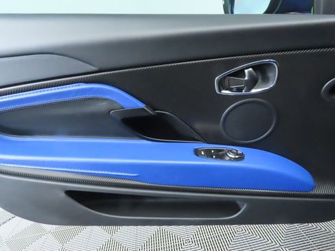 Used 2018 Aston Martin DB11 V12 image 25