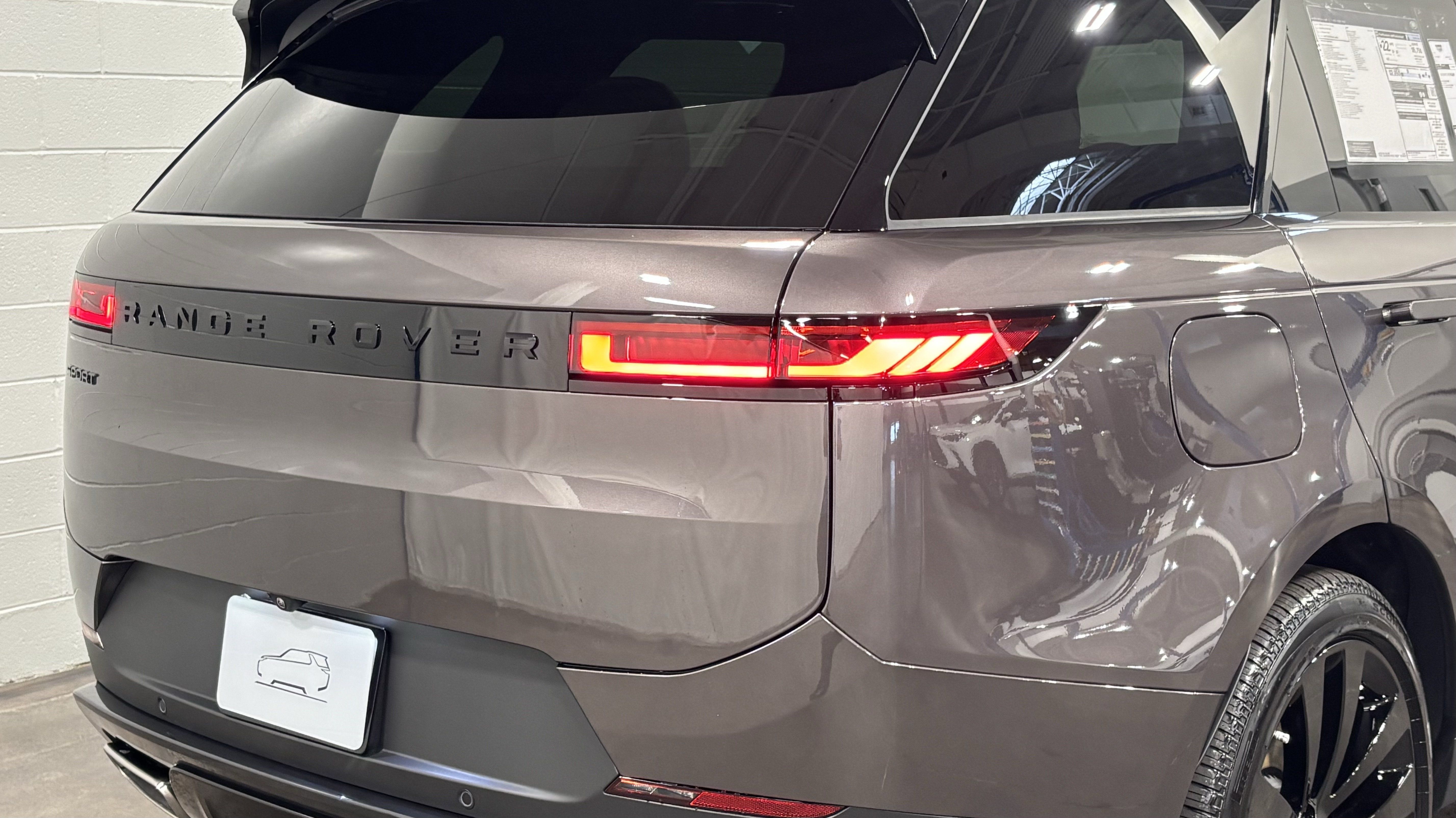 New 2026 Land Rover Range Rover Sport SE AWD/4WD image 18