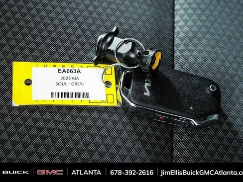 Used 2025 Kia Soul LX FWD image 34