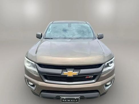 Used 2016 Chevrolet Colorado Z71 RWD image 2