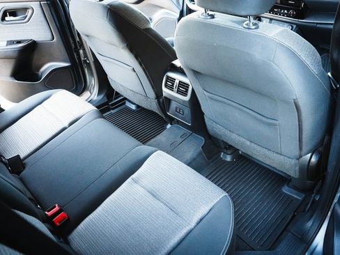 Used 2021 Nissan Rogue SV image 29