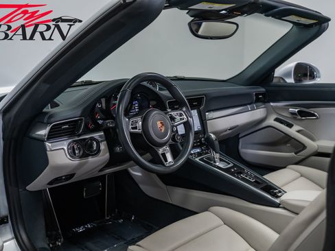 Used 2017 Porsche 911 Carrera 4 AWD/4WD image 53