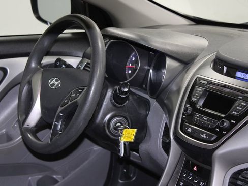 Used 2013 Hyundai Elantra GLS image 25