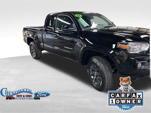 Used 2023 Toyota Tacoma SR5 image 2
