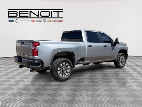 Used 2025 Chevrolet Silverado 2500 Custom w/ Custom Value Package image 5