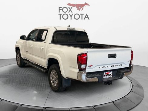 Used 2018 Toyota Tacoma SR5 AWD/4WD image 4