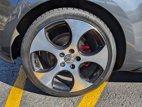 Used 2012 Volkswagen Golf 2-Door image 9