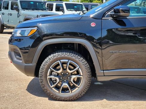 Certified 2024 Jeep Compass Trailhawk AWD/4WD image 9