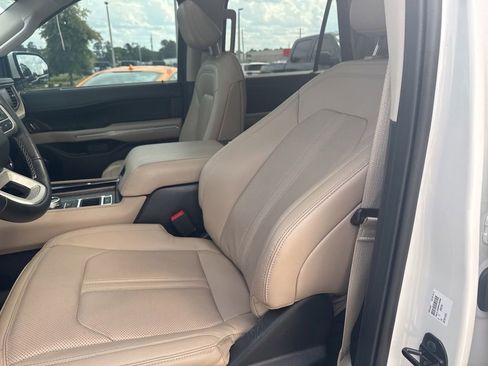 Used 2024 Ford Expedition Limited RWD image 10