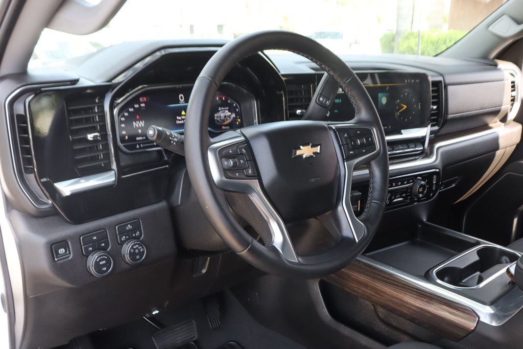 Used 2025 Chevrolet Silverado 2500 LT AWD/4WD image 19