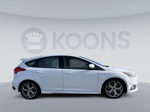Used 2016 Ford Focus ST image 8