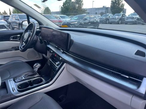 Used 2022 Kia Carnival SX Prestige FWD image 30