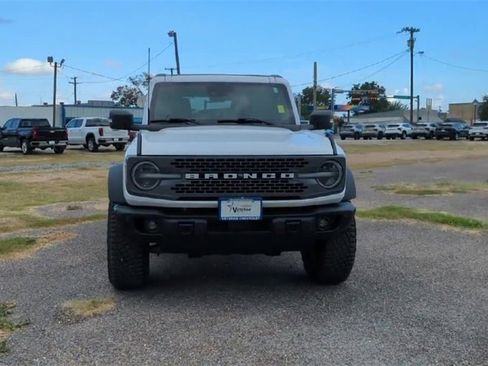 Used 2023 Ford Bronco Badlands image 3