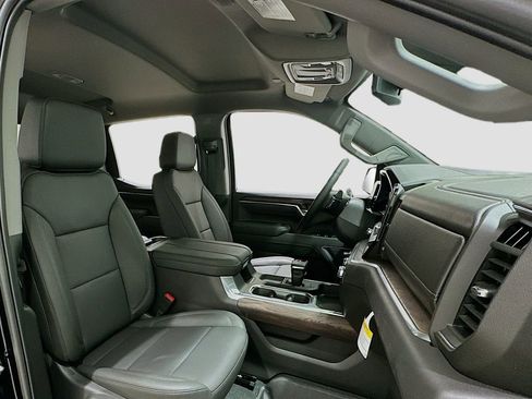 New 2026 GMC Sierra 1500 SLT RWD image 31
