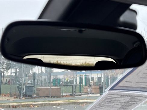 Used 2022 Chevrolet Bolt EUV LT w/ Convenience Package image 25