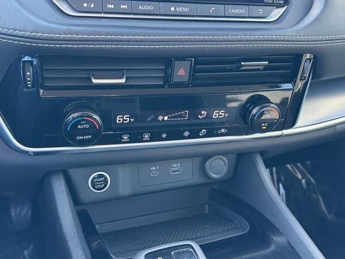 Certified 2022 Nissan Rogue SV image 34