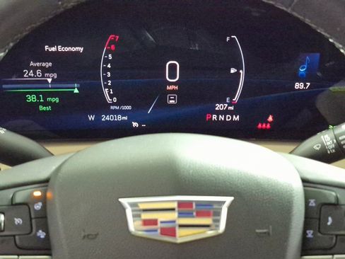 Used 2024 Cadillac XT4 Luxury w/ Cold Weather Package image 12