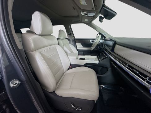 Used 2024 Hyundai Santa Fe Limited image 28