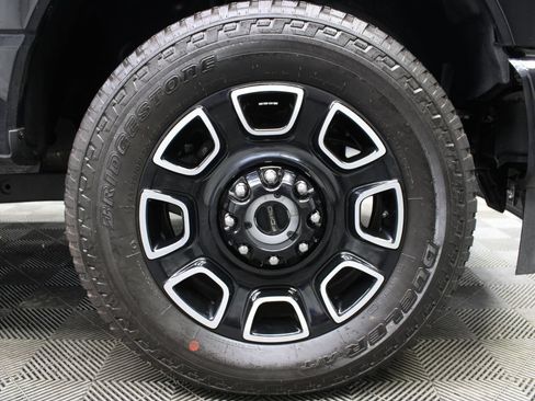 Used 2026 Ford F250 Platinum w/ FX4 Off-Road Package AWD/4WD image 13