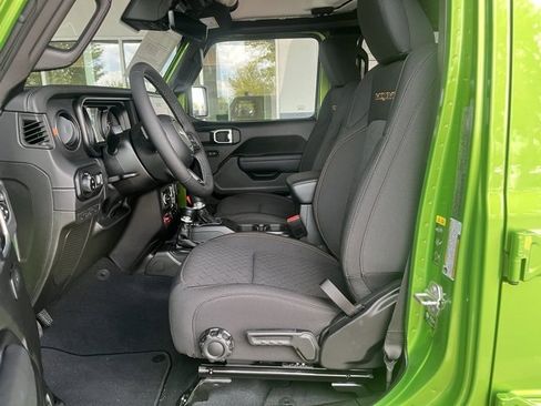 New 2025 Jeep Gladiator Mojave w/ Convenience Group image 14