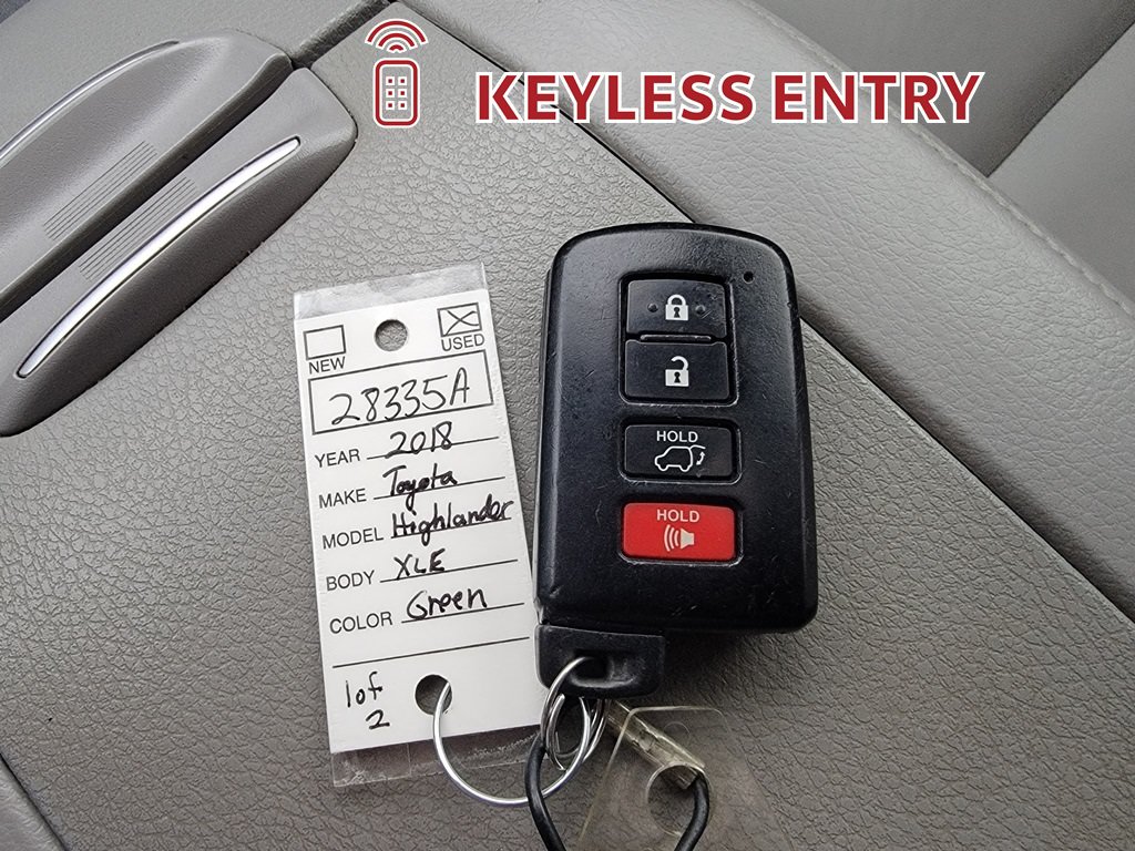 Used 2018 Toyota Highlander XLE AWD/4WD image 34