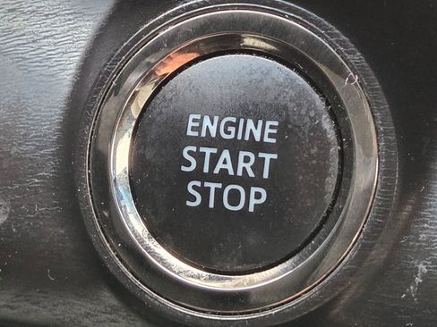Used 2017 Toyota Avalon XLE w/ Carpet Mat Package FWD image 35