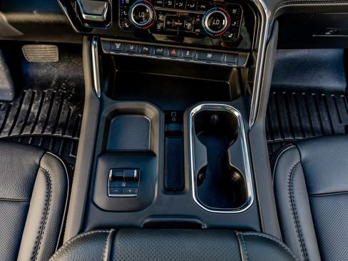 Used 2025 GMC Sierra 3500 Denali w/ Technology Package image 28