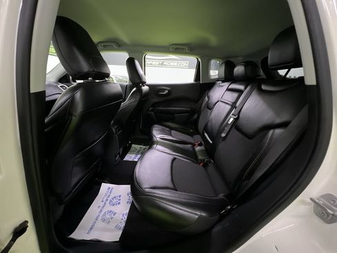 Used 2019 Jeep Compass Latitude w/ Popular Equipment Group AWD/4WD image 27