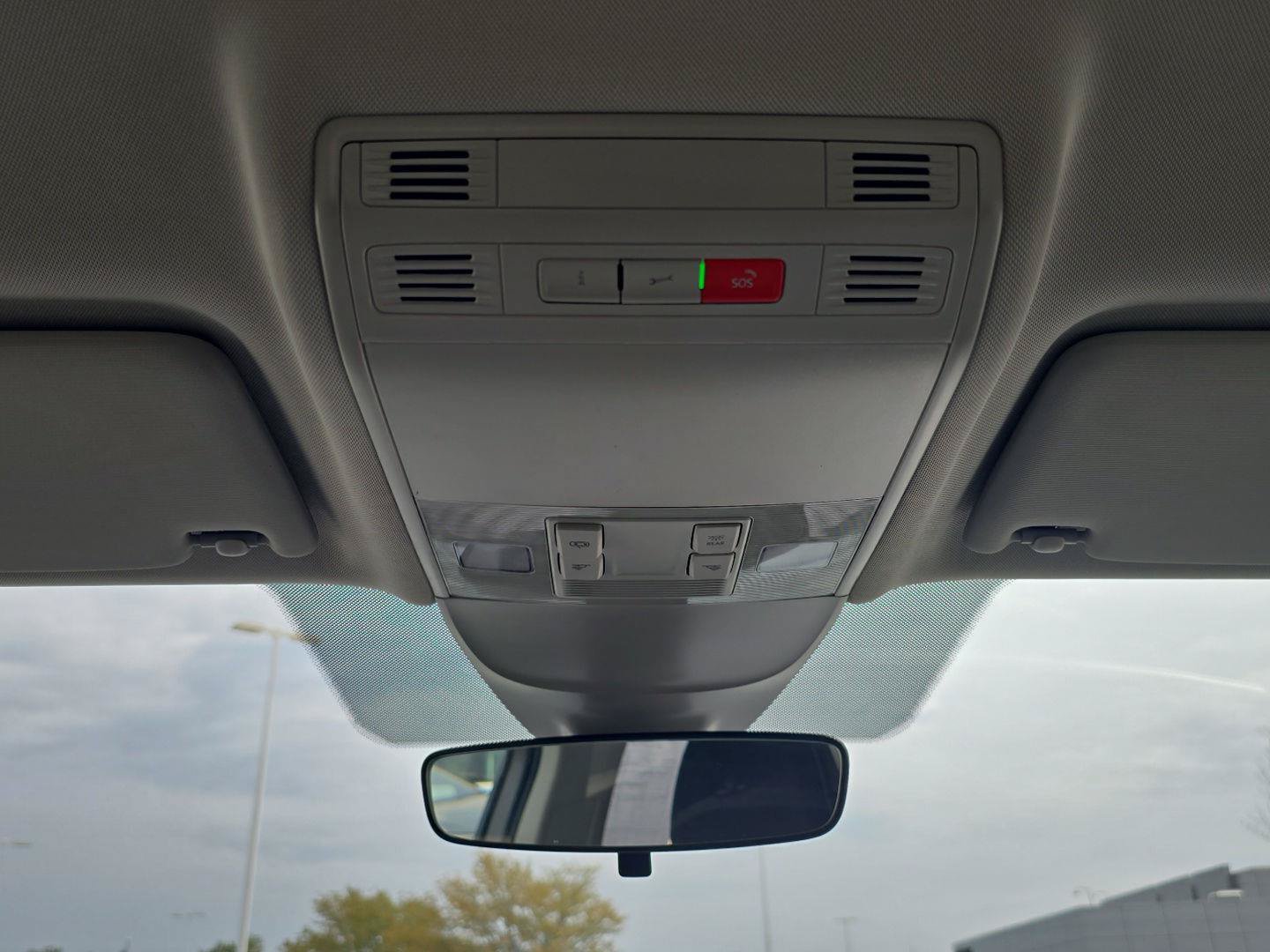 Certified 2025 Volkswagen Taos S AWD/4WD image 18