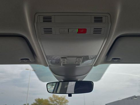Certified 2025 Volkswagen Taos S AWD/4WD image 18