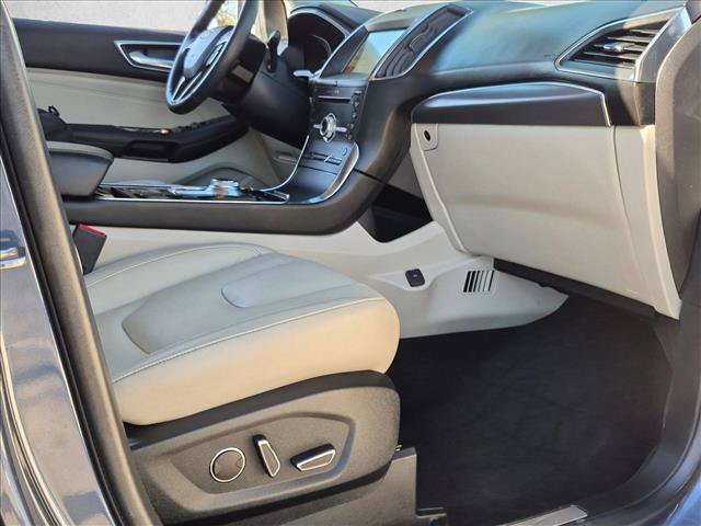 Used 2019 Ford Edge Titanium FWD image 28