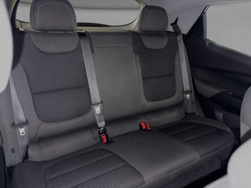 Used 2022 Chevrolet Bolt LT FWD image 8