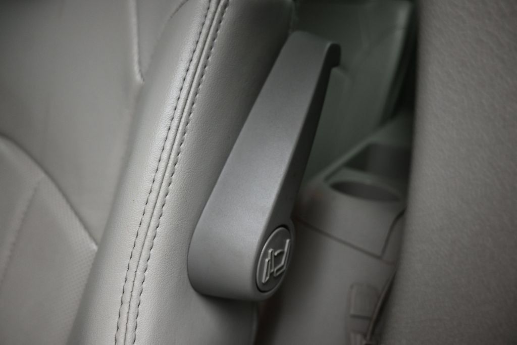 Used 2017 Buick Enclave Leather AWD/4WD image 37