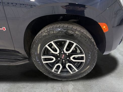 Used 2024 GMC Yukon AT4 w/ Technology Package AWD/4WD image 31