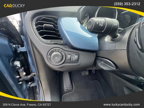 Used 2017 FIAT 500X Lounge w/ Advanced Safety Package image 11