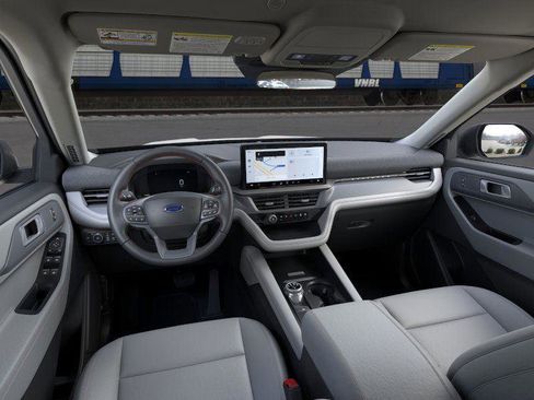 New 2025 Ford Explorer Active w/ Active Comfort Package image 9