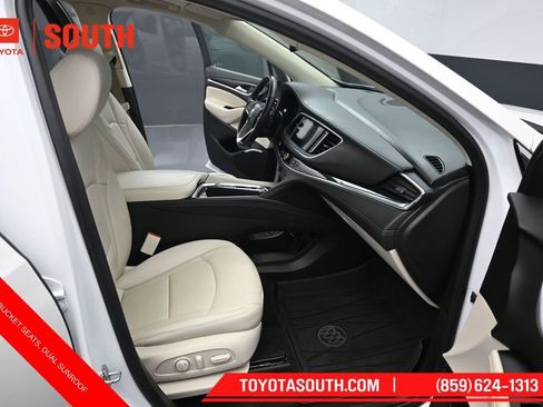 Used 2023 Buick Enclave Essence w/ Experience Buick Package AWD/4WD image 32