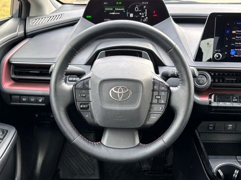 Used 2025 Toyota Prius SE image 13