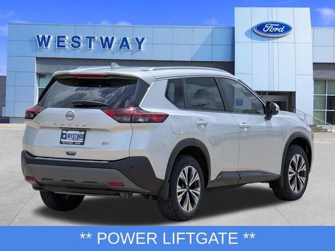 Used 2023 Nissan Rogue SV w/ SV Premium B Package FWD image 3